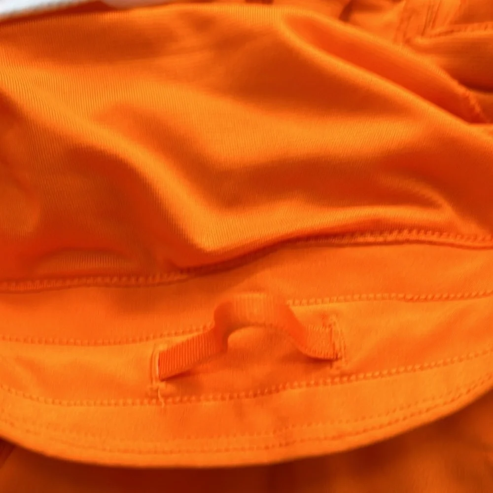 New ! Lululemon SZ 8 orange Hotty hot running shorts